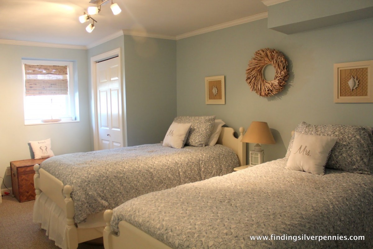 Two beds in a guest bedroom