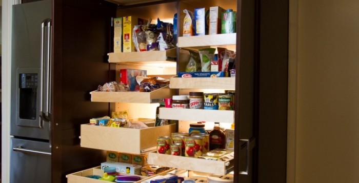 http://shelfgenie.com/blog/shelfgenie-of-massachusetts-pull-out-shelves-provide-more-storage-space-easy-access-in-your-hingham-pantry/