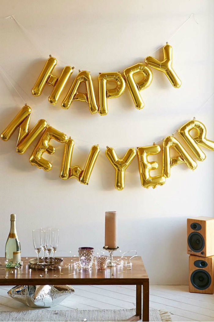LastMinute New Year's Eve Party Decoration Ideas Balloons