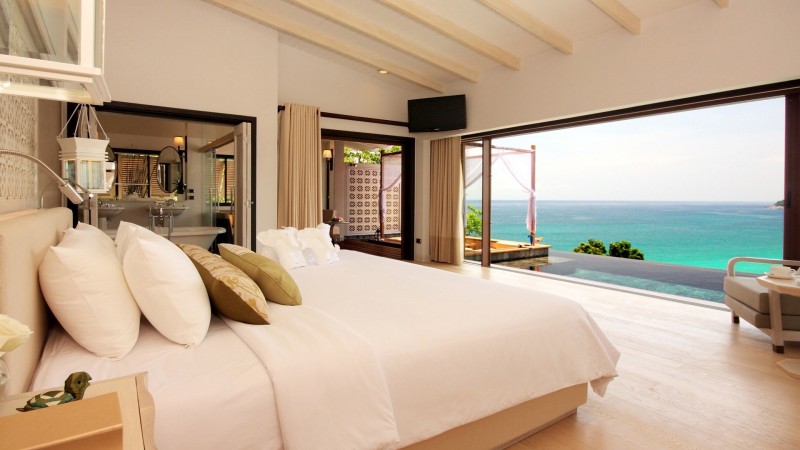 bedroom-with-lovely-view-227808