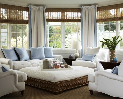 Comfortable seating abounds in the sunroom (Realhousedesign)