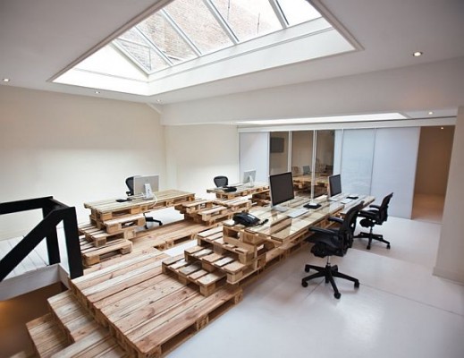 Pallet platform office cubicles at BrandBase, Amsterdam (decoist)