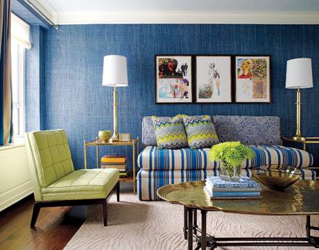 A green settee freshens this interior 