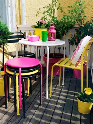 Stacking stools and a small table are perfect balcony additions 
