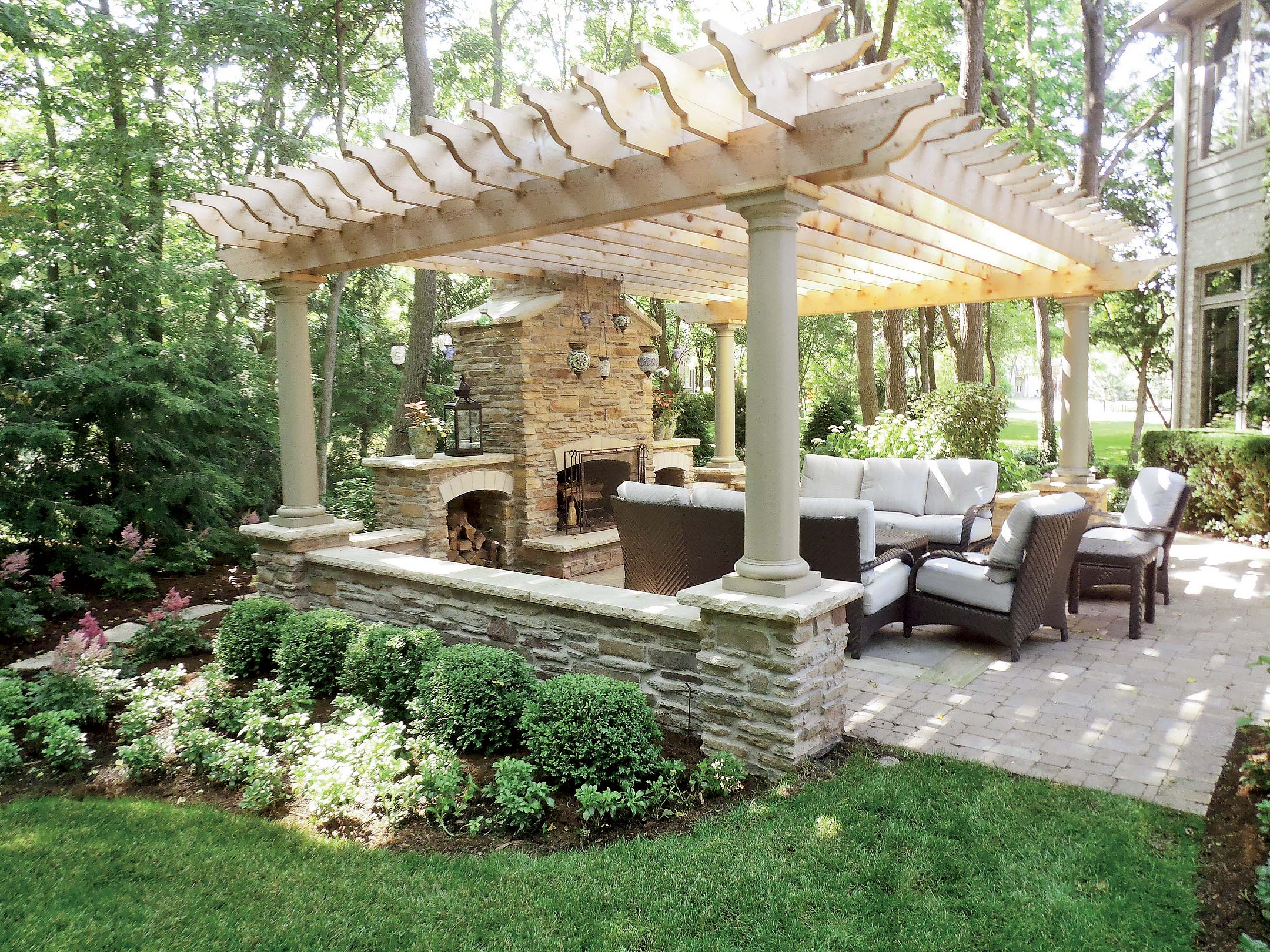 Backyard Structures for Entertaining