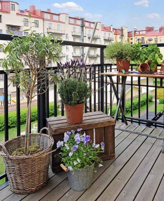 Pretty potted plants accent this balcony 