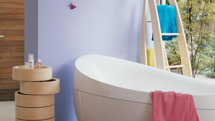 Pale wood against pastel gives a Scandinavian twist to a room (dulux.co.uk)