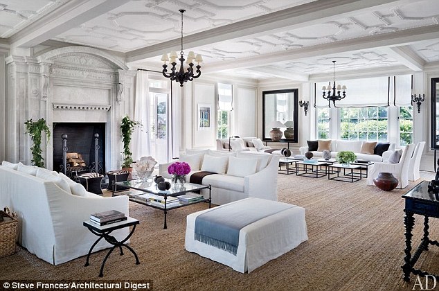 This sophisticated and luxurious living room is reminiscent of a Jazz Age party space (dailymail.co.uk)