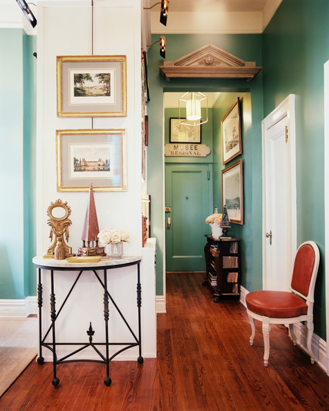 Enhance your hallway with art, tables and lighting