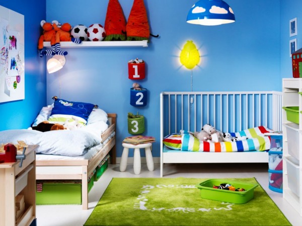 Creating a dreamy children's bedroom with blue walls.