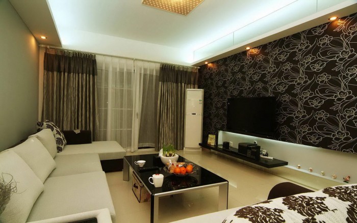 Luxury fabrics and metallic shades give this room a simple elegance and style (lunar.thegamez.net)