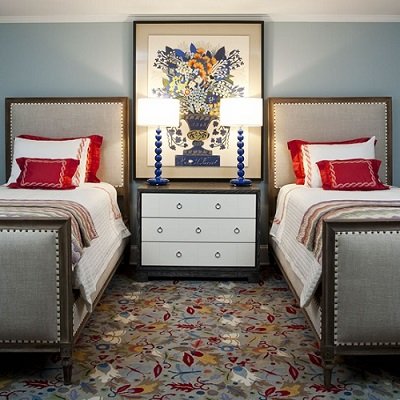 A guest room with twin beds.