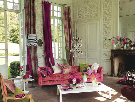 Grace and beauty in this feminine room 