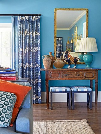 Various shades of blue combine for a beautiful room