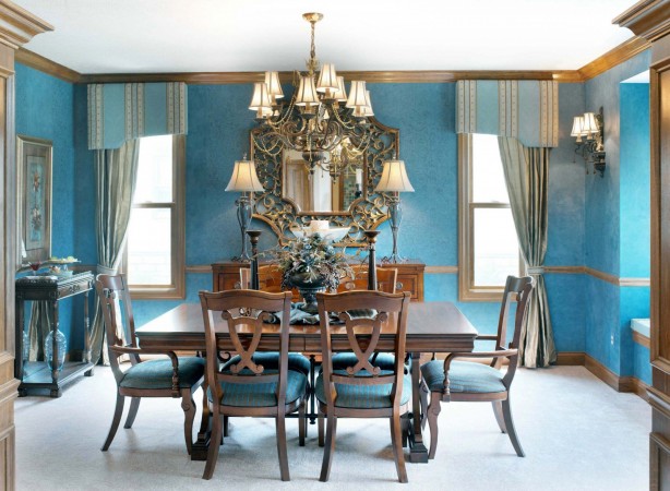 An interior design tribute to blue in a dining room.