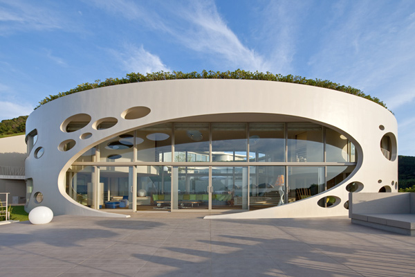Extraordinary circular architecture