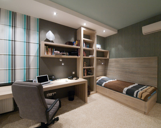 A guest bedroom can double as a home office