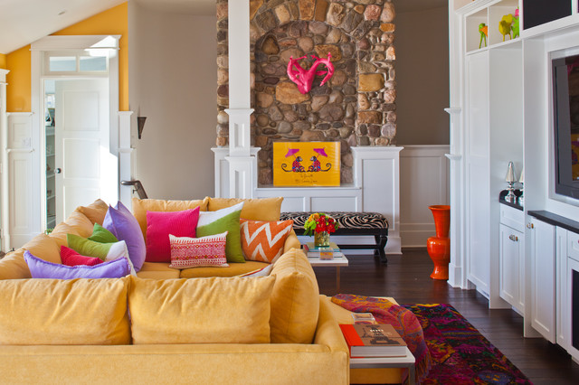 Bright colors give life to this eclectic room