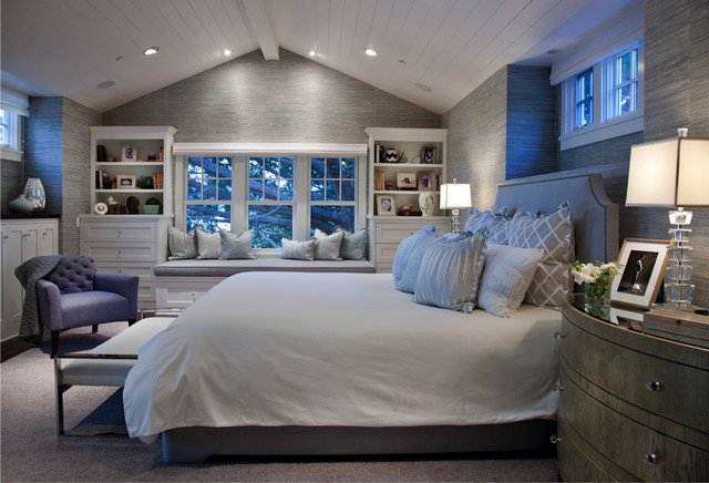 Soothing attic bedroom 