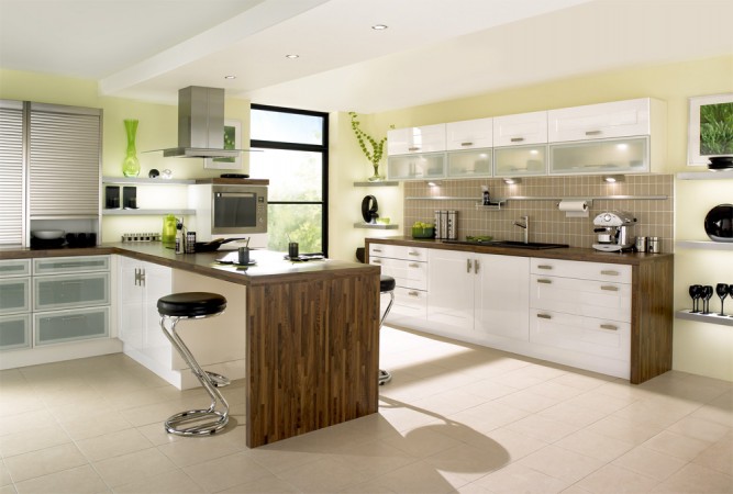 Open design and quality in modern kitchen 