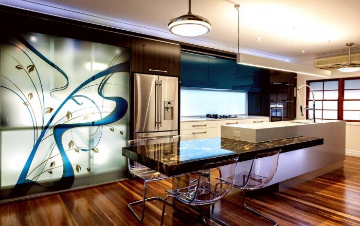 3 Reasons to Love the Modern Kitchen with Glass Wall.