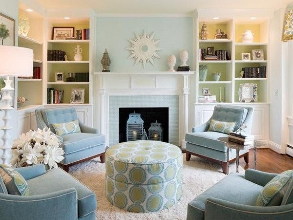 Fresh living room with blue and white furniture.