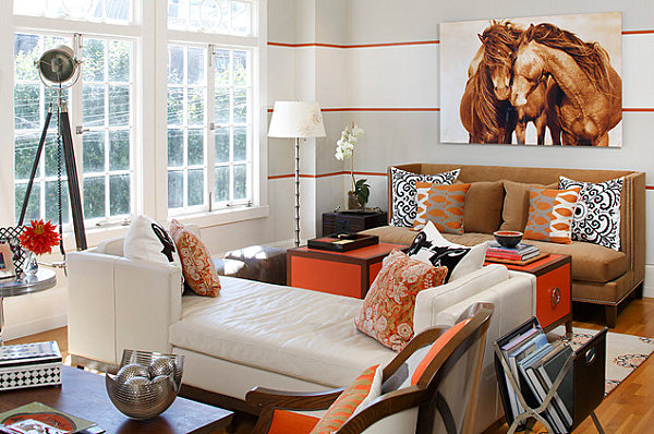 Large outlined stripes on walls give horizontal interest
