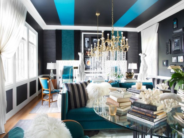 Large stripes of color highlight this living space 