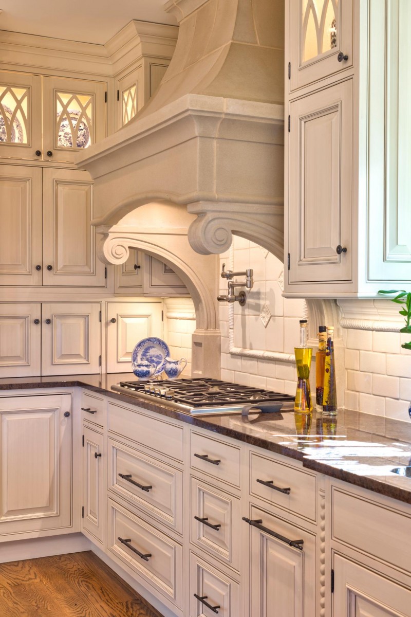 4 Types Of Kitchen Range Hoods To Transform Your Kitchen