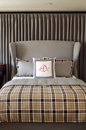 Snuggle Up With Plaid Beddings in Your Home.