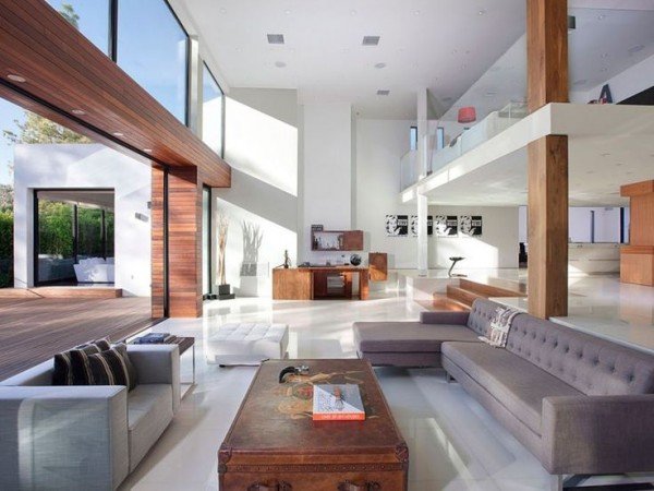Open and airy two-story space
