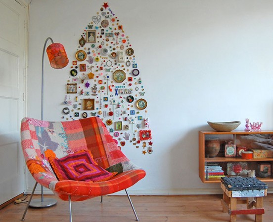 A living room with a Christmas tree.