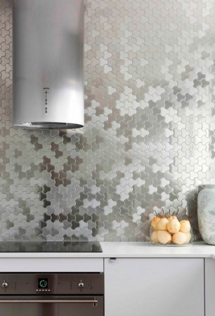 Metallic tile in the kitchen for shimmer 