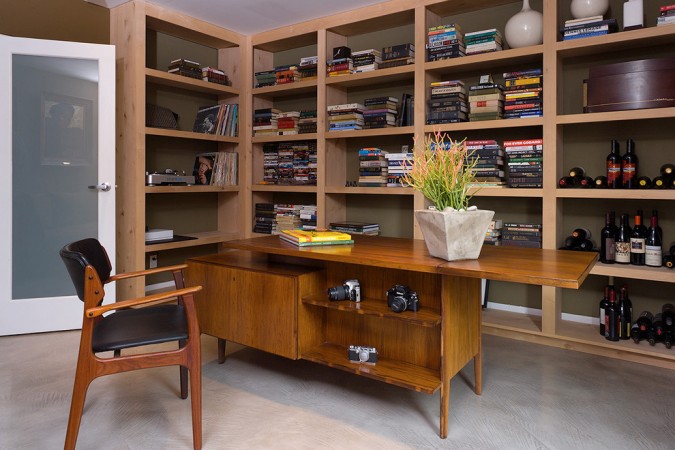 The Mid-Century Modern Home Office with bookshelves.