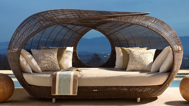 Comfy daybed for outdoor relaxation 