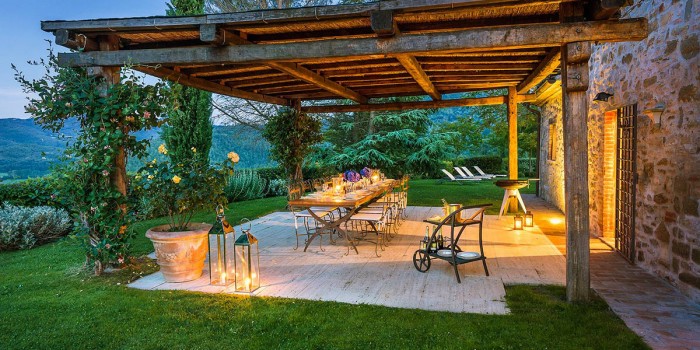 Tuscan outdoor dining