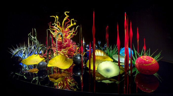 Dale Chihuly display