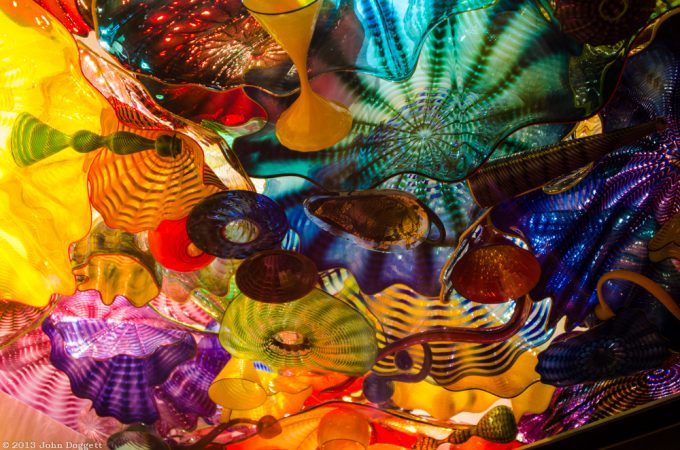 Gorgeous Dale Chihuly art glass 