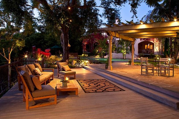 6 Top Picks for a Relaxing Backyard Deck with Outdoor Furniture.