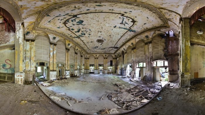A 360 degree view of an abandoned building in Germany.