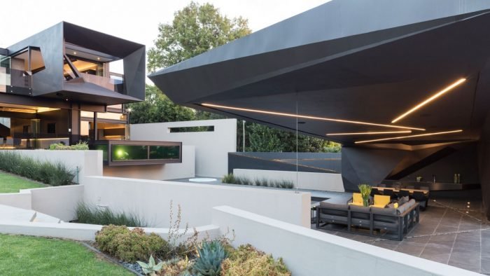 Kloff Road House - a modern house with a black exterior.