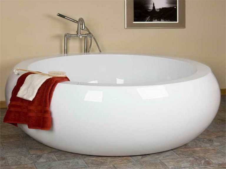 Luxurious Soaker Tubs: The Ultimate Bathroom Luxury - 10 Photos