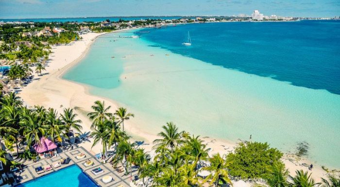 white sandy beach in Cancun's all-inclusive hotel zone.