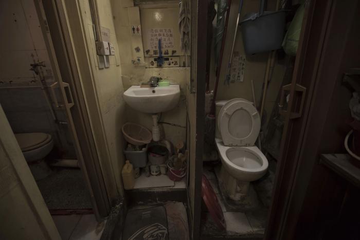 Unbelievable living conditions in Hong Kong's 'coffin homes'.