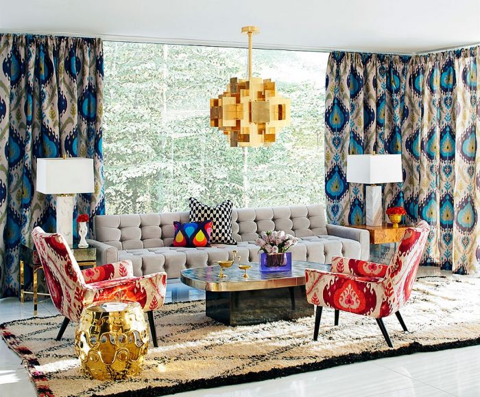 Designer tips: A living room with vibrant curtains and furniture.