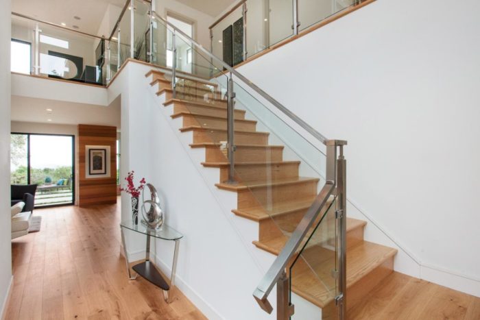 Glass Staircases with Railings for a Modern Home Update