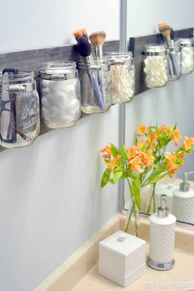 Mason jars can be an excellent way to declutter your countertop