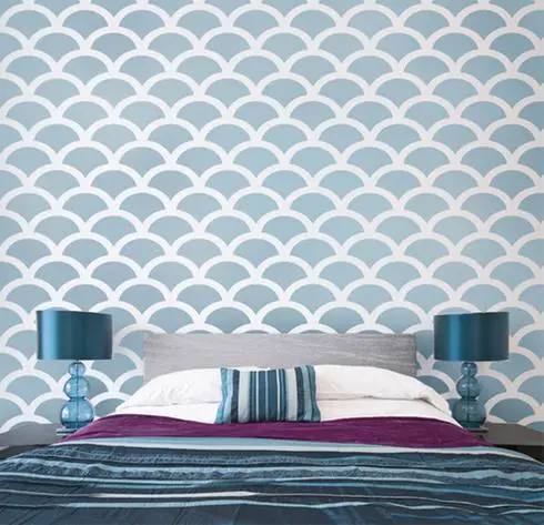 How to change your decor with a minimum of expenses in a blue and white bedroom.