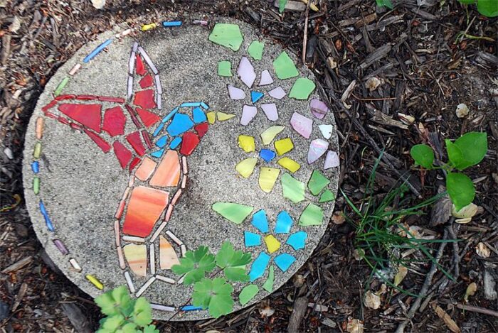 Mosaic hummingbird garden stepping stone art.