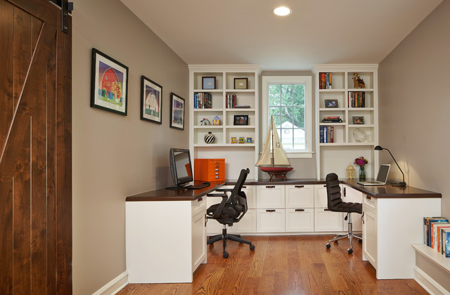 Design ideas for a study room with a desk and bookshelves.